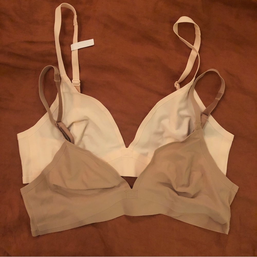 Set of Two Gap Body No Show Bralettes Size Small Like New